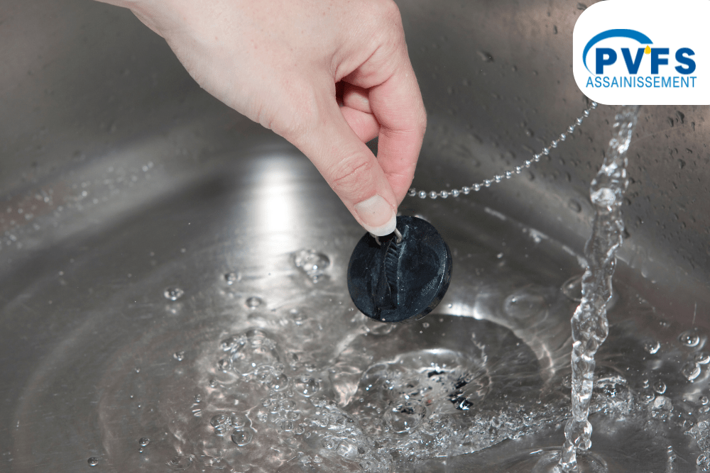 Comment enlever un bouchon de lavabo coincé ?