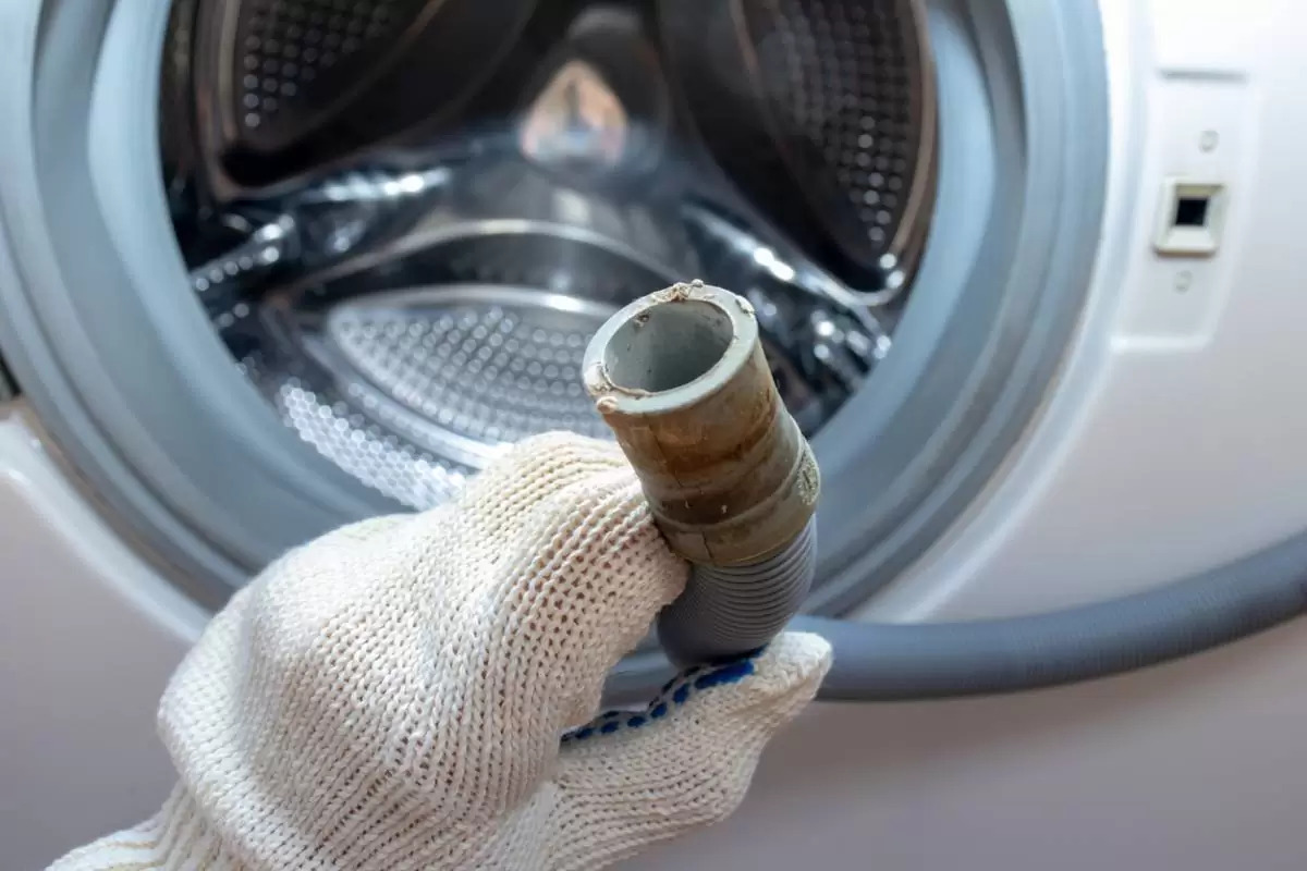 Débouchage canalisation Val-d'Oise 95 : si le bouchon revient, il faut regarder plus loin que le siphon