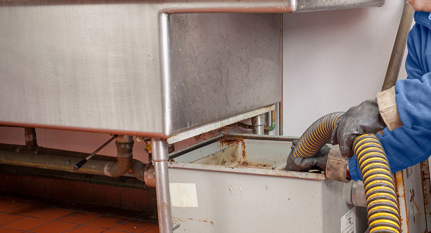 Bac à graisse destiné à retenir les graisses des eaux de cuisine